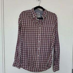 Men’s plaid button up